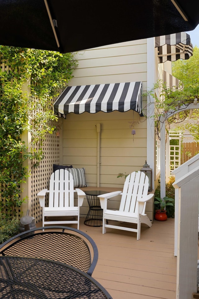 1012 Ashley Ave, Charleston, SC 29403 - view of wooden terrace