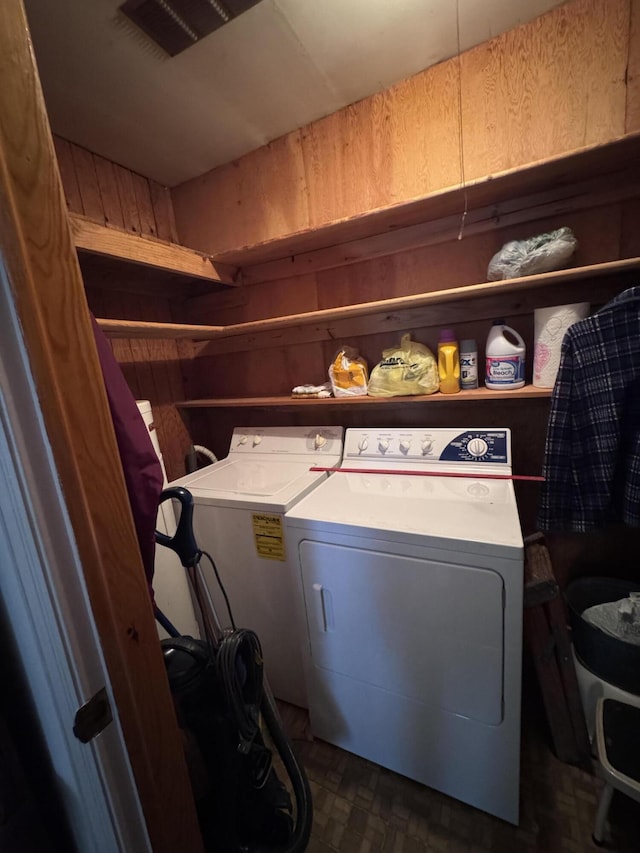 686 W Pine St, Varnville, SC 29944 - washroom featuring separate washer and dryer