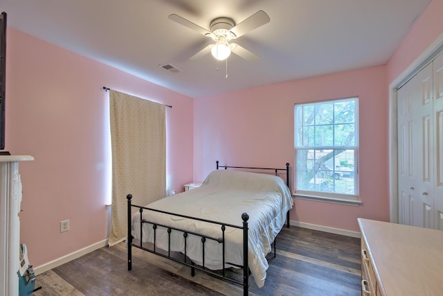 2538 Wayne Scott Ct, Charleston, SC 29414 - bedroom featuring dark wood-style floors, a ceiling fan, and a closet