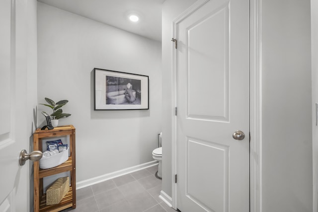 1387 Thin Pine Dr, Johns Island, SC 29455 - bathroom featuring baseboards, toilet, tile patterned flooring, and recessed lighting