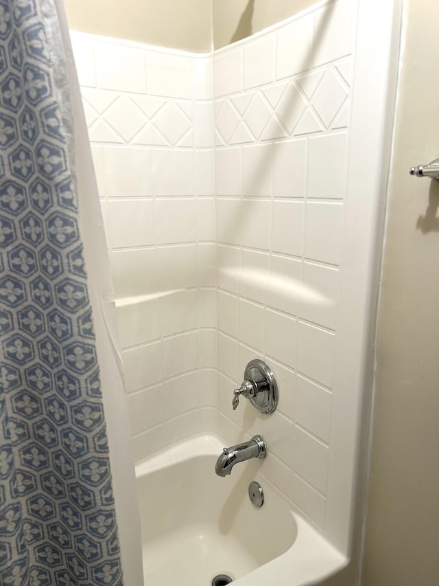 full bathroom featuring shower / tub combo