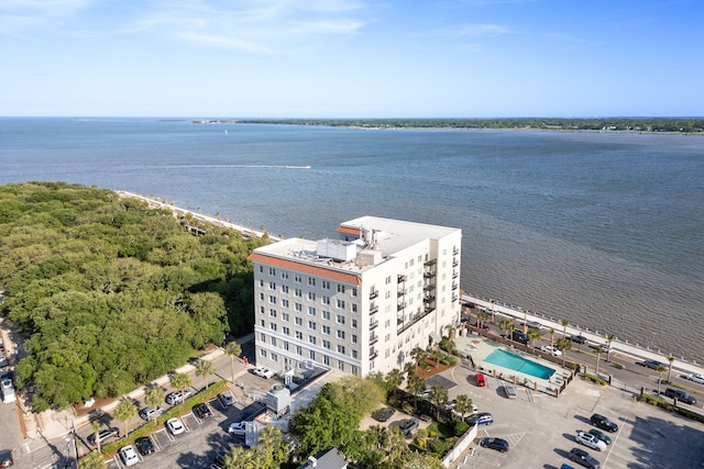 bird's eye view with a water view