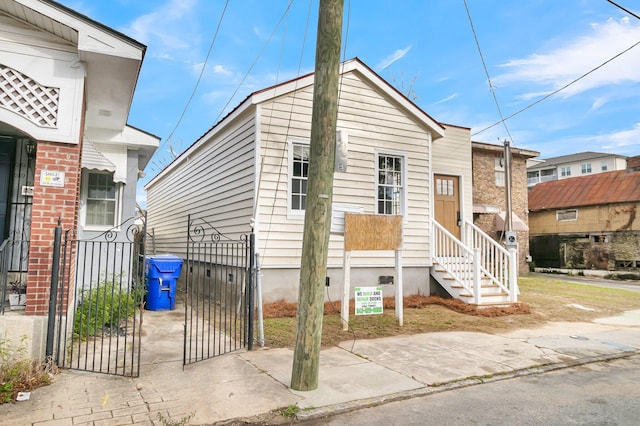 view of front of property