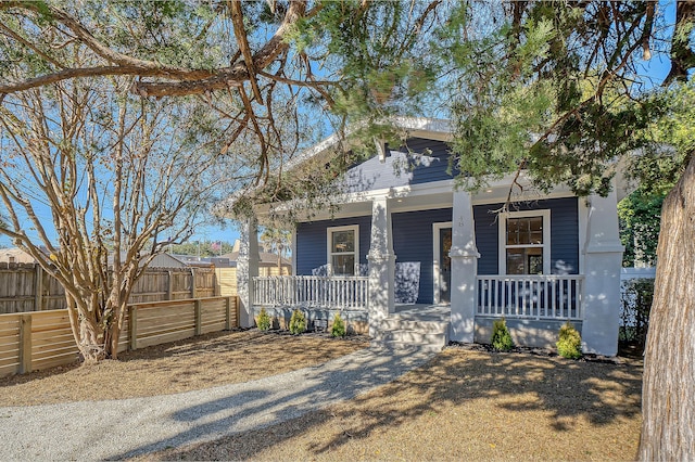 view of front facade with covered porch