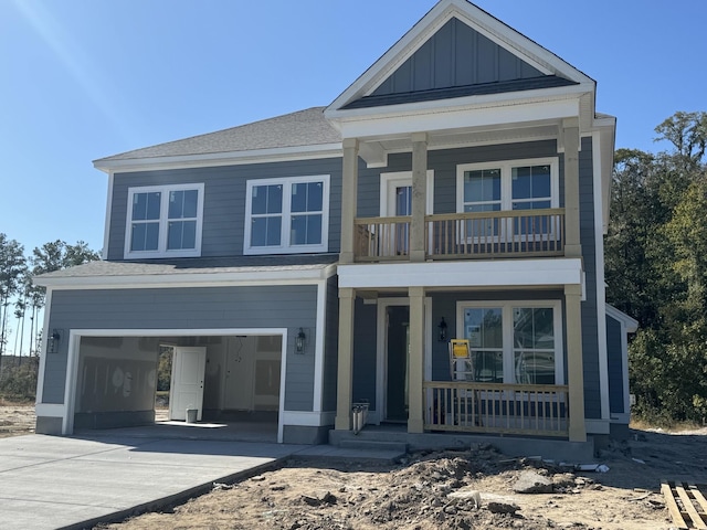 view of front of house featuring a garage