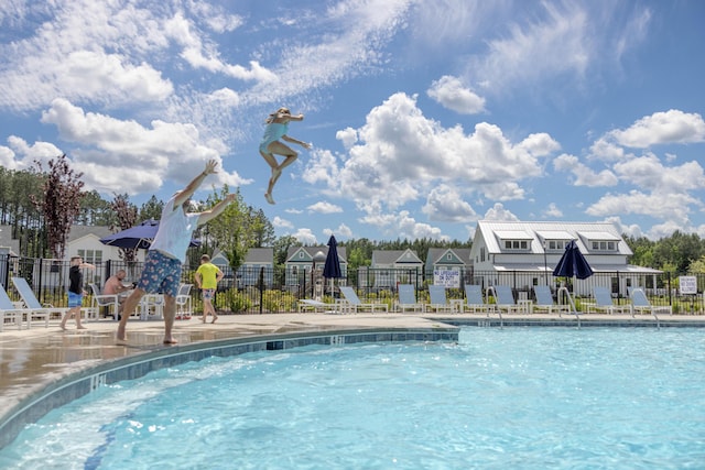 1219 Homecoming Blvd Unit Cc1-27, Ravenel, SC 29470 - community pool with a patio area