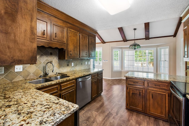 kitchen featuring lofted ceiling with beams, stainless steel appliances, dark wood-style flooring, a sink, and pendant lighting