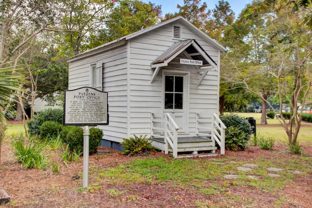 view of side of home