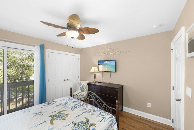 bedroom with ceiling fan, a closet, baseboards, and wood finished floors