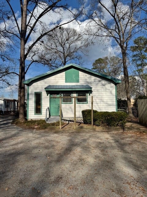 1089 Charles Dr, Manning, SC 29102 - view of front of house