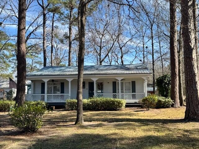 1089 Charles Dr, Manning, SC 29102 - view of front of property with a porch, ceiling fan, and a front yard