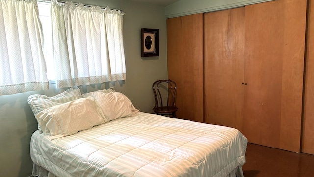 bedroom featuring a closet