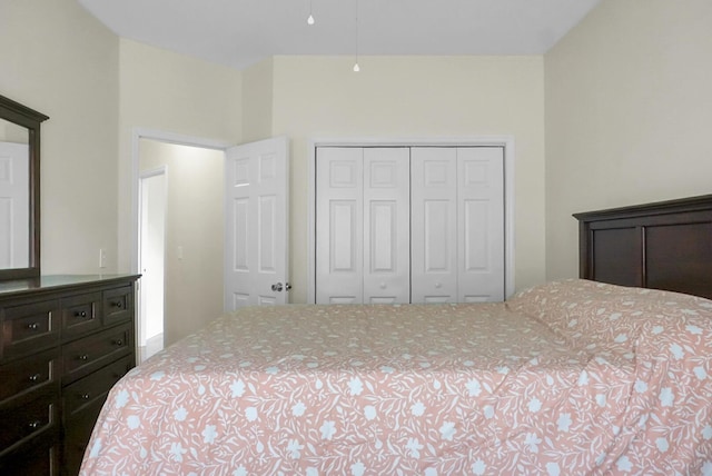 652 Spinner Cir, Mount Pleasant, SC 29464 - bedroom with a closet