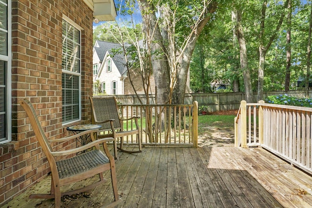 652 Spinner Cir, Mount Pleasant, SC 29464 - deck featuring a fenced backyard