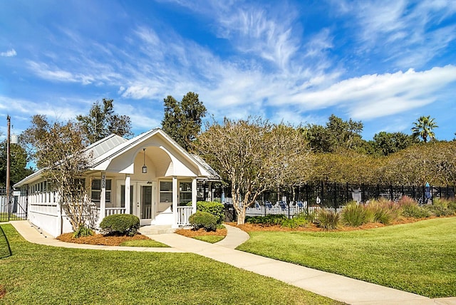 652 Spinner Cir, Mount Pleasant, SC 29464 - view of front facade featuring covered porch