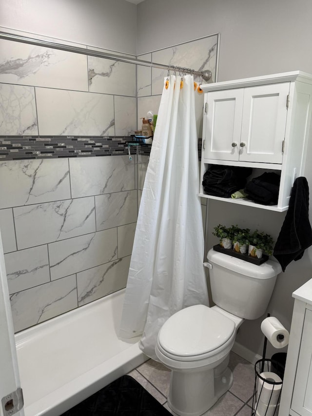 304 Carolina Cir, Walterboro, SC 29488 - full bathroom featuring tiled shower, toilet, and vanity