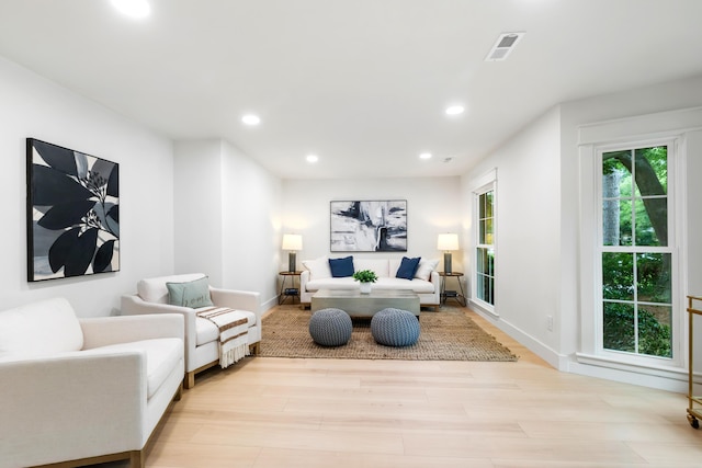 886 Friendly Cir, Charleston, SC 29414 - living room featuring recessed lighting, light wood-type flooring, and baseboards
