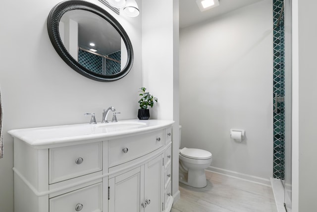 886 Friendly Cir, Charleston, SC 29414 - full bathroom featuring vanity, toilet, baseboards, and a shower with curtain