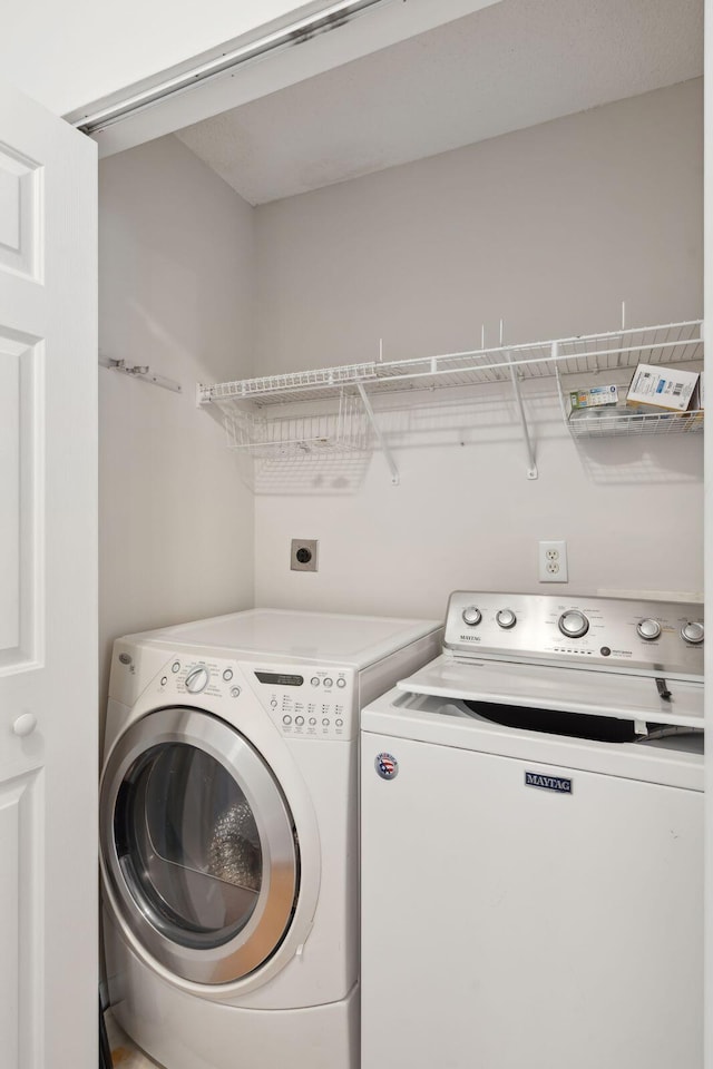 1505 Blaze Ln, Charleston, SC 29412 - laundry area with separate washer and dryer