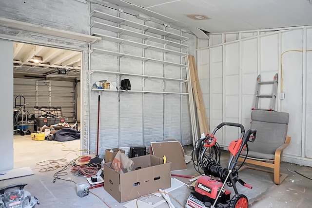5259 Hartford Cir N, Charleston, SC 29405 - view of garage