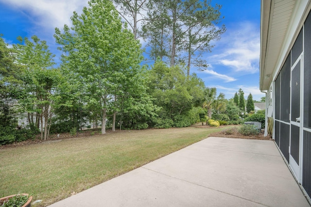 view of yard featuring a patio