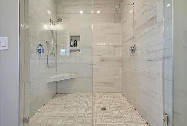 bathroom featuring tiled shower