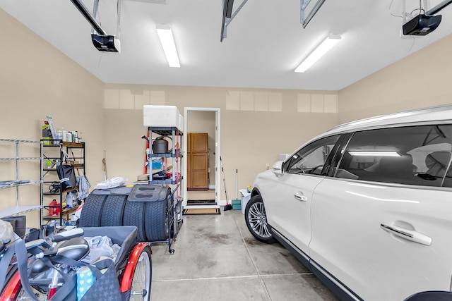 522 Tidewater Chase Ln, Summerville, SC 29486 - garage featuring a garage door opener