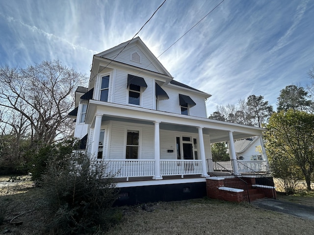 view of front of house featuring a porch