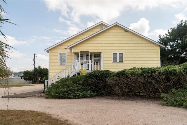 view of front of house featuring covered porch