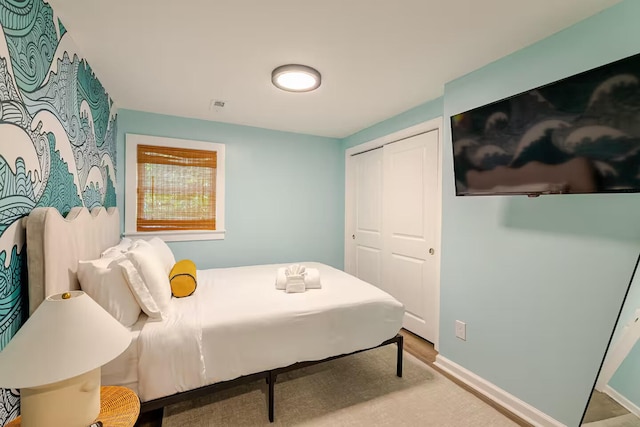 bedroom featuring a closet