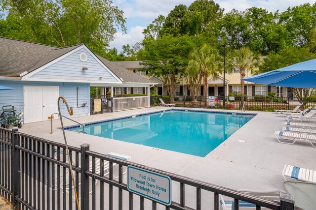 507 Stinson Dr Unit B3, Charleston, SC 29407 - community pool with a patio area