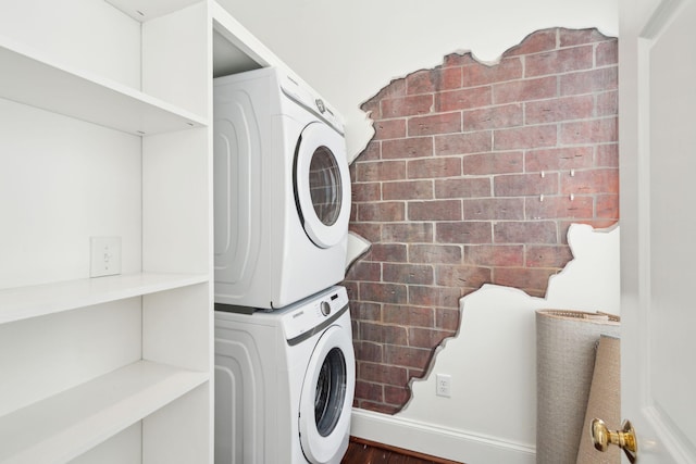 2 Bedons Aly, Charleston, SC 29401 - laundry area featuring stacked washer / dryer