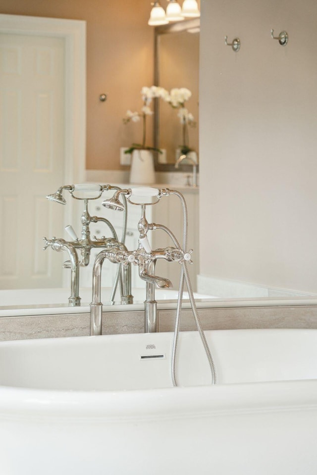 2 Bedons Aly, Charleston, SC 29401 - detailed view of a tub