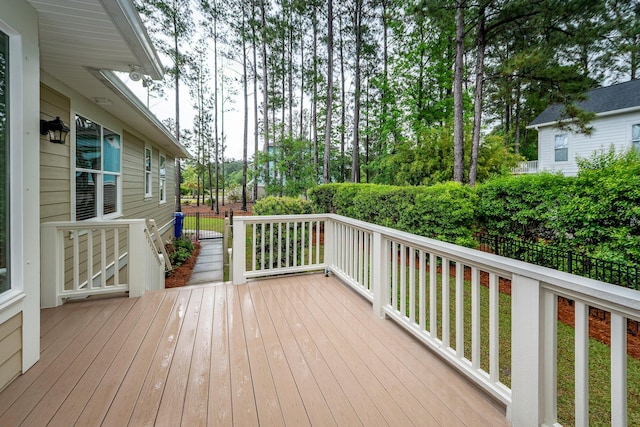 287 Commonwealth Rd, Mount Pleasant, SC 29466 - deck with fence