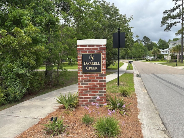 287 Commonwealth Rd, Mount Pleasant, SC 29466 - exterior space with sidewalks and curbs