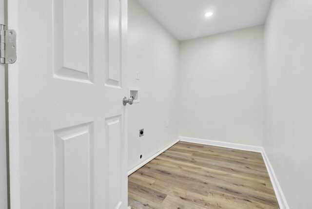 1515 Mulberry St, Charleston, SC 29407 - laundry room featuring hookup for an electric dryer, wood finished floors, hookup for a washing machine, baseboards, and recessed lighting