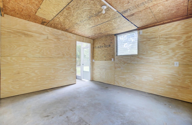 1515 Mulberry St, Charleston, SC 29407 - spare room featuring concrete floors
