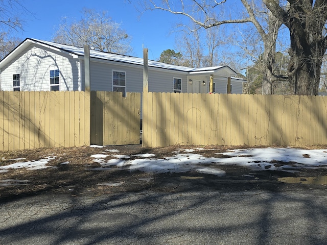 exterior space featuring fence