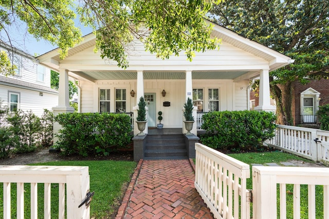 814 Rutledge Ave, Charleston, SC 29403 - view of front facade featuring a porch