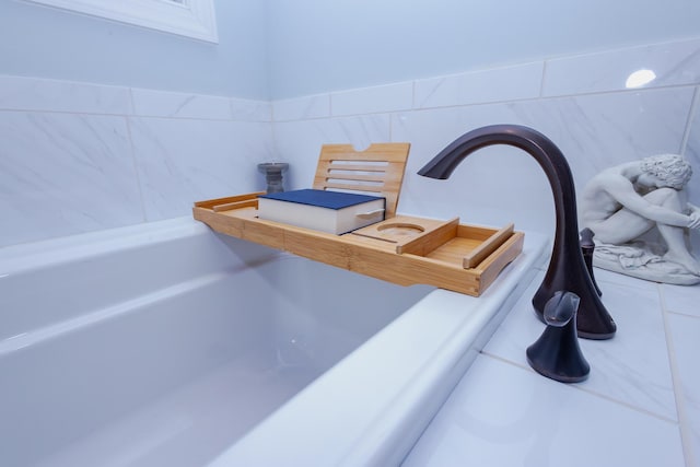3025 Rampart Rd, Summerville, SC 29483 - bathroom view of a tub