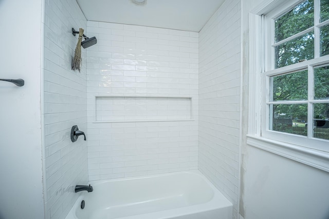 100 Colonial Dr, Goose Creek, SC 29445 - bathroom with washtub / shower combination