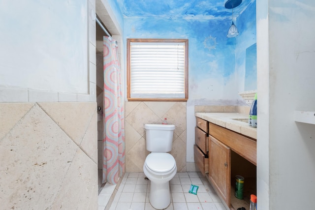200 Old Postern Rd, Summerville, SC 29483 - bathroom with toilet, tile patterned flooring, tile walls, vanity, and a shower with curtain