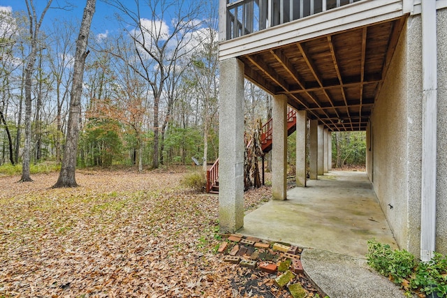 view of yard with a patio