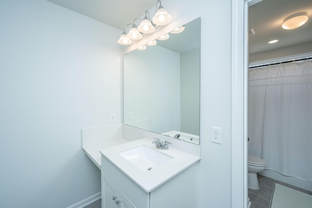 full bath with baseboards, a shower with shower curtain, toilet, tile patterned floors, and vanity