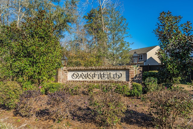 view of community / neighborhood sign