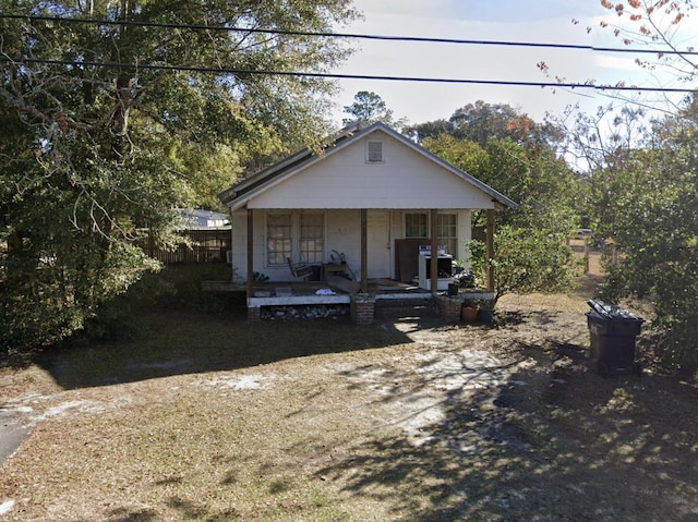 422 N Hoover St, Hampton, SC 29924 - bungalow-style home with covered porch