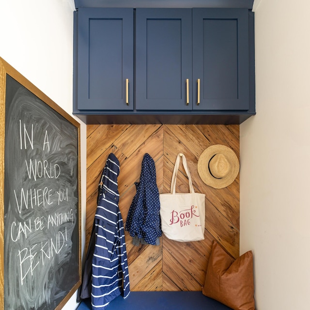 2 Live Oak Ave, Charleston, SC 29407 - view of mudroom