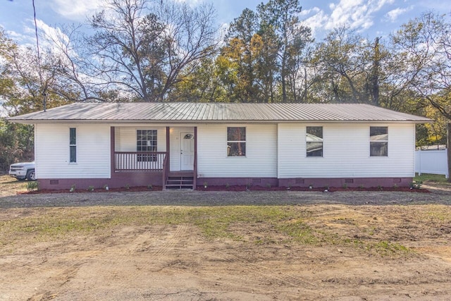 single story home with a porch