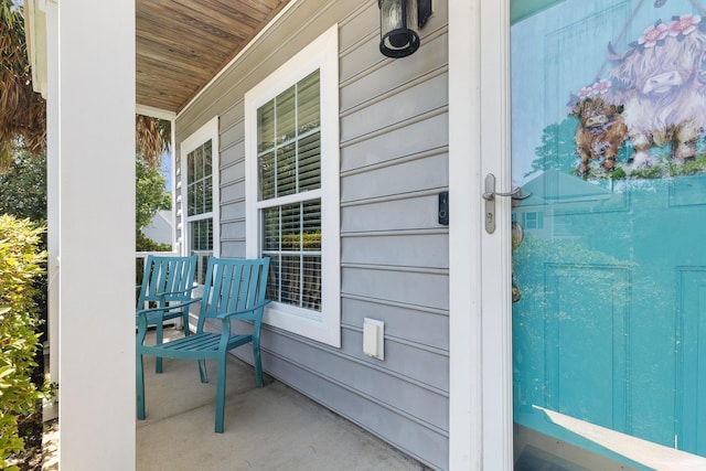 view of patio featuring covered porch