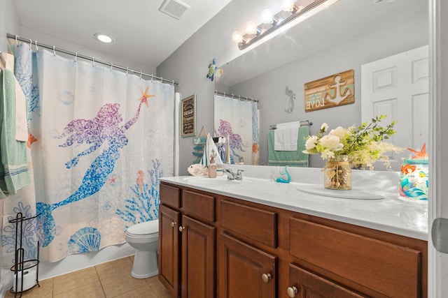 full bath featuring tile patterned floors, vanity, toilet, recessed lighting, and shower / tub combo with curtain